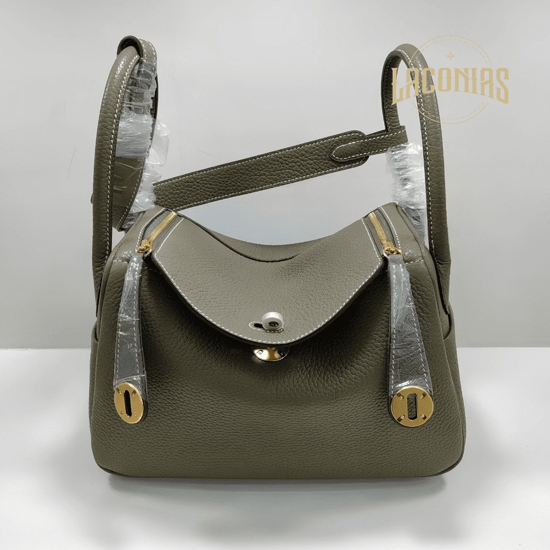 One-shoulder commuting bag view 2